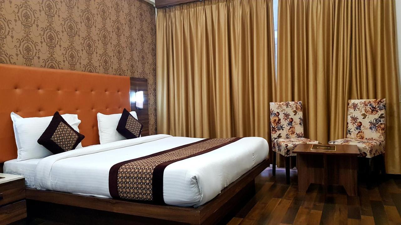 Hotel Citi Inn Grande Zirakpur Extérieur photo